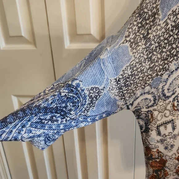 Chico's Blue and White 3/4 Sleeve Relaxed Blouse - Picture 5 of 12